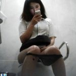 Beautiful Chinese Girls in Toliet read messenger messages