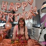 BIRTHDAY CAKE (PUKE): I eat a shitty cupcake!